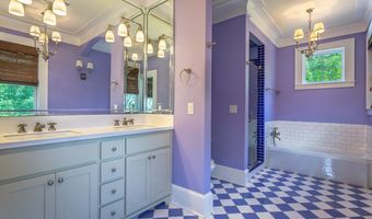 15 8th St, Apalachicola, FL 32320