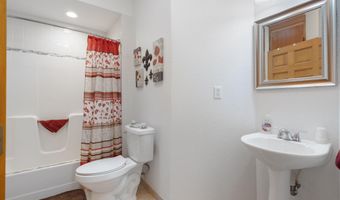 24352 State Hwy Ee, Aurora, MO 65605