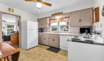 14 Larboard St, Beachwood, NJ 08722
