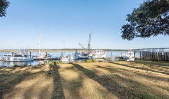 102 Battery Ln 102, Beaufort, SC 29902