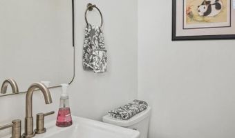 1410 C St NE, Washington, DC 20002