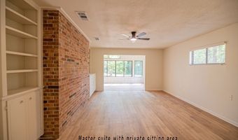 2302 Twin Lakes Dr, Bainbridge, GA 39819