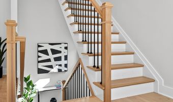 29 W 9TH St, Bayonne, NJ 07002