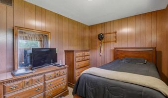 35 Dorchester Ln, Branford, CT 06405