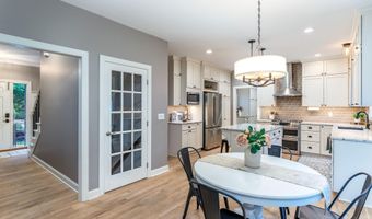 3728 Bridgeport Dr, Ames, IA 50010