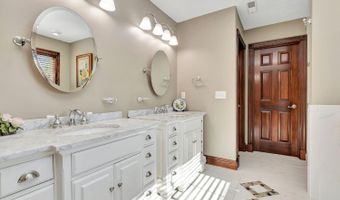 18321 Marlowes Dr, Aurora, IN 47001