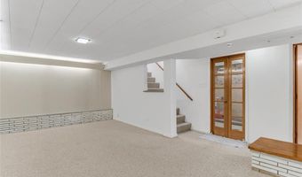 4359 Mohegan Dr, Affton, MO 63123