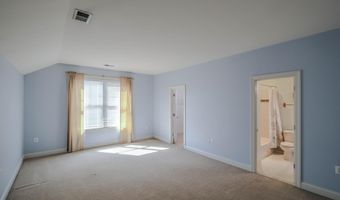 117 HARVESTER Dr, Lake Frederick, VA 22630