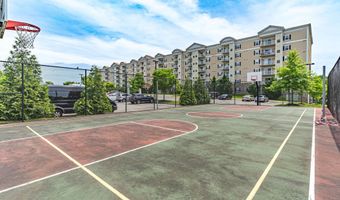 6301 EDSALL Rd 122, Alexandria, VA 22312