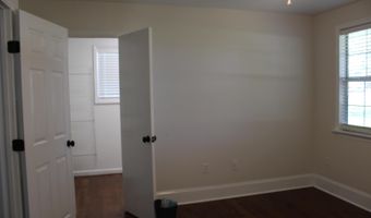 120 Cotton St, Belle Chasse, LA 70037