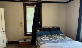 618 E 10th St, Baxter Springs, KS 66713
