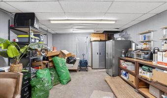 33 W Olive St, Aurora, MO 65605
