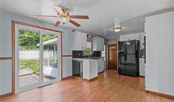 11 Red Robin Rd, Cranston, RI 02920