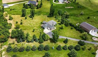 3352 Southridge Dr, Amana, IA 52203