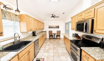 1402 S Saunders St, Aransas Pass, TX 78336