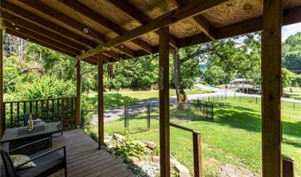 688 Saunders Hollow Rd, Barboursville, WV 25504
