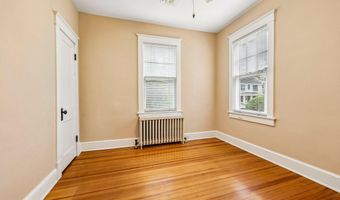 526 N IVY St, Arlington, VA 22201