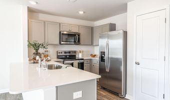 205 Maddox Dr, Aberdeen, NC 28315