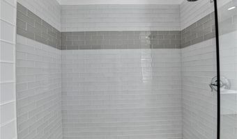 337 Lakeshore Dr, Berkeley Lake, GA 30096