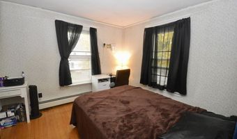 744 Hammond St, Bangor, ME 04401