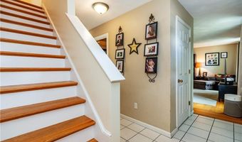 65 Jeri Lynn Cir, Warwick, RI 02886