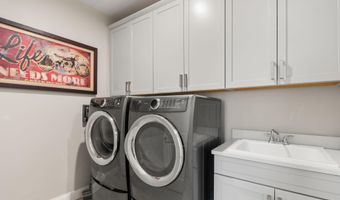 3078 N Spurway Dr, Ann Arbor, MI 48105