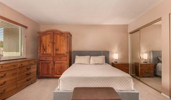 1382 N TAMARISK Dr, Chandler, AZ 85224
