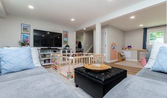 26 Sharon Pkwy, North Smithfield, RI 02896
