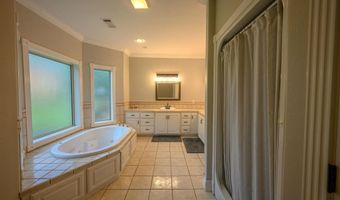 100 Plantation Ln, Batesville, AR 72501