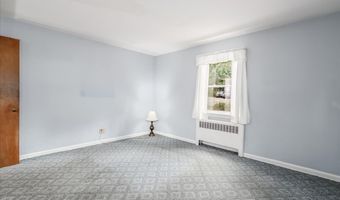 34 Valerie Ln, Danbury, CT 06811