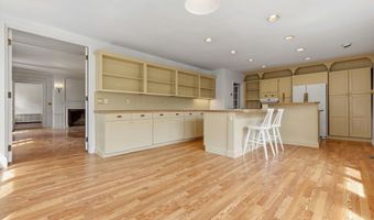 852 Hale St, Beverly, MA 01915