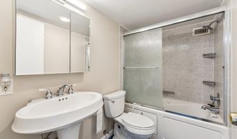 1300 ARMY NAVY Dr #625, Arlington, VA 22202