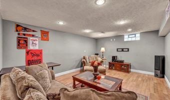 880 Shadow Creek Trl, Amherst, OH 44001