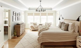 01 Sanctuary Ln, North Kingstown, RI 02852