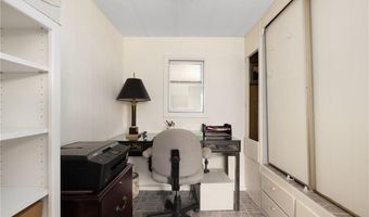 27 Woodward Rd, Lincoln, RI 02865
