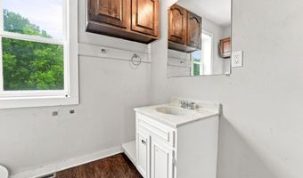 879 Sullivant Ave, Columbus, OH 43223