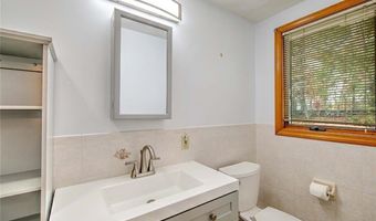 1 Pat Dr, Lincoln, RI 02865