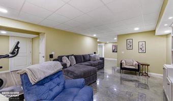 17 Patriot Dr, Cody, WY 82414