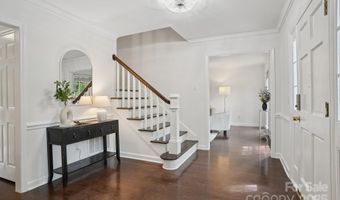 10016 Whitethorn Dr, Charlotte, NC 28277