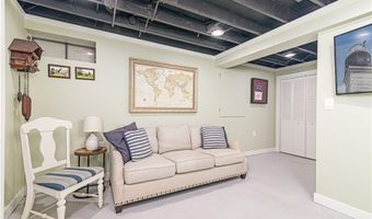 460 Schooner Ave, Jamestown, RI 02835