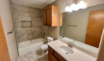 1031 N Chenango St, Angleton, TX 77515