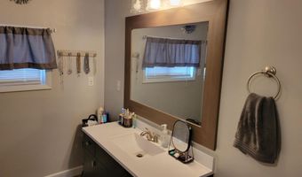 128 E Montford Ave, Ada, OH 45810