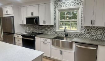 611 E L Ives Dr, Aberdeen, NC 28315