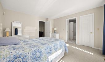 30 Harbor Hill Dr 30, Bourne, MA 02532