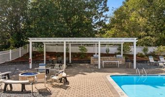 3 Queens Rd 211, Attleboro, MA 02703