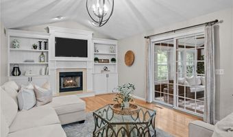 130 Plain Rd, North Kingstown, RI 02852