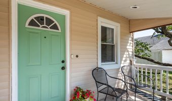 118 W South St, Bloomfield, IN 47424