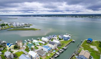 221 Smith St, Atlantic Beach, NC 28512