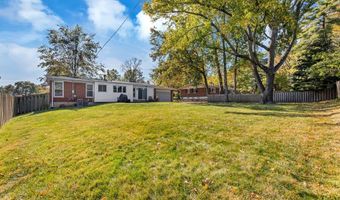 834 Westwood Dr, Ballwin, MO 63011