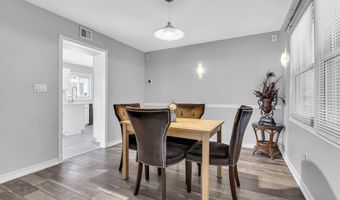 15 Inglewood Ln, Aberdeen, NJ 07747